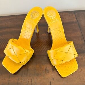 NWOB Vince Camaro Brelani braided-strap sandals size 9
Never worn.